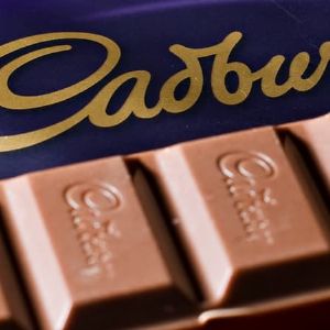 "Scandale royal : Cadbury perd son mandat royal avec Charles III !"