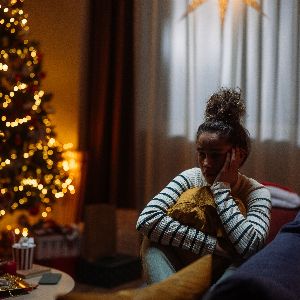 "Seul pour Noël : comment survivre à la solitude pendant les fêtes"