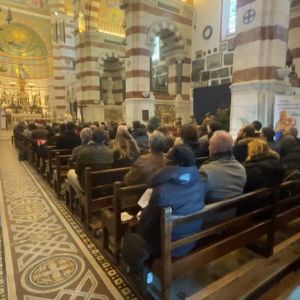 "Affluence record aux messes de Noël de Notre-Dame de la Garde : les fidèles au rendez-vous"