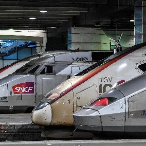 "Drame sur les rails : des centaines de passagers bloqués dans des TGV SNCF après un accident en Seine-et-Marne"