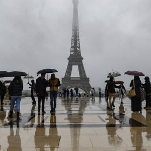 "Météo Paris 2024 : 3 applications incontournables pour éviter la pluie !"