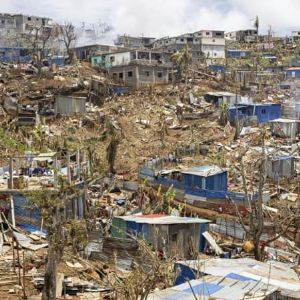 "Solidarité à Saint-Denis pour Mayotte après le passage du cyclone Chido"