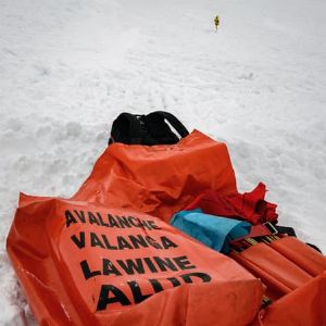 "Tragédie aux Arcs : Mort d'un adolescent de 13 ans dans une avalanche, enquête ouverte"