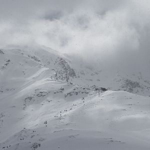 "Drame aux Arcs : un ado de 13 ans emporté par une avalanche en ski"