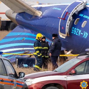 "Révélations choc sur le crash d'un avion au Kazakhstan : la Russie impliquée ?"