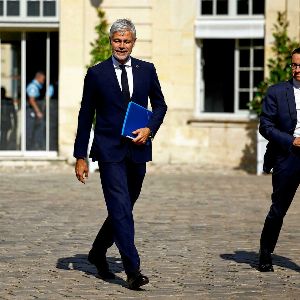 "Catastrophe politique chez Les Républicains : fin de la lune de miel avec François Bayrou"