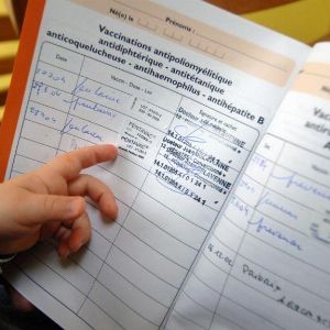 "Découvrez en exclusivité le nouveau carnet de santé révolutionnaire pour les enfants en 2025 !"