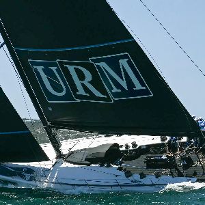 "Deux marins trouvent la mort dans des accidents lors de la course à la voile Sydney-Hobart en Australie"