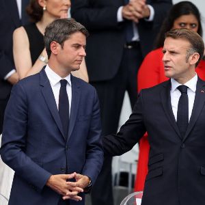 "Emmanuel Macron recentre le pouvoir face à Gabriel Attal : les tensions s'exacerbent"