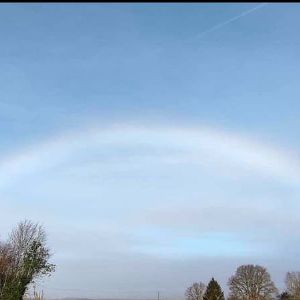 "Incroyable découverte : des arcs-en-ciel blancs observés en Normandie et Bretagne"