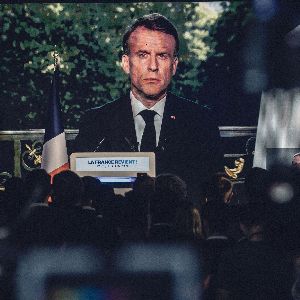 "Le coup de théâtre : François Bayrou Premier ministre, une décision inattendue"