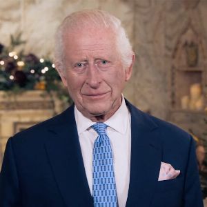 "Les coulisses émouvantes du discours de Noël du roi Charles III dévoilées !"