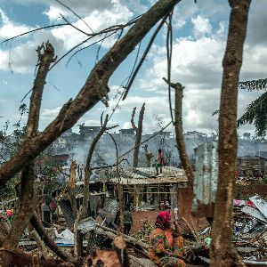 "Mayotte : en quête de survie après le passage du cyclone Chido"