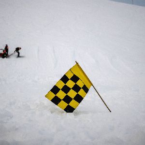 "Sécurité en montagne : avalanche de drames et sauvetages à haut risque dans les Alpes"