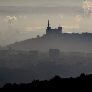 "Alerte pollution à Lyon : circulation différenciée instaurée en urgence"