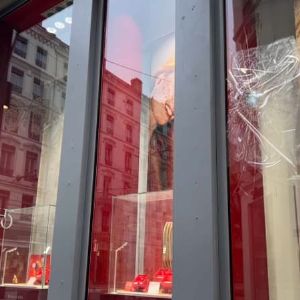 "Chaos à Lyon : boutiques vandalisées sur la Presqu'île, arrestations de mineurs"