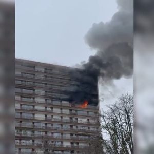 "Incendie spectaculaire dans une tour de 19 étages à Vanves : évacuation impressionnante"