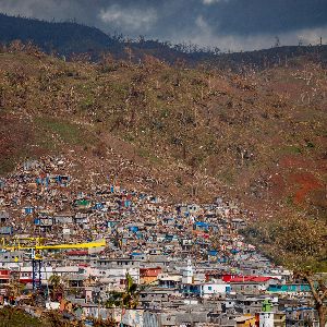 "Incroyable révélation du préfet Bieuville sur le cyclone à Mayotte ! Pas de charniers découverts"