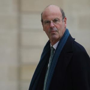 "Révélation: Eric Lombard prévoit des augmentations d'impôts "limitées" dans le budget 2025"