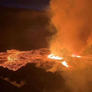 "Alerte : Enfant échappe de peu à une chute mortelle près d'un volcan à Hawaï !"