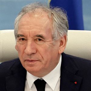 François Bayrou en première ligne à Mayotte après le cyclone Chido