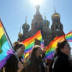 "Un organisme de voyages LGBT décède en détention en Russie"