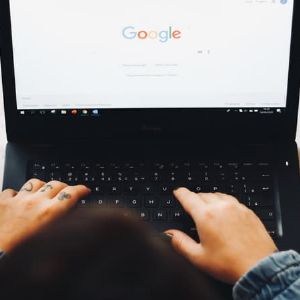 "Alerte ! Des hackers volent les données des utilisateurs via des extensions Chrome infectées"