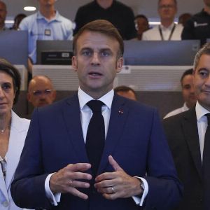 "Emmanuel Macron rend un vibrant hommage au regretté président américain décédé"