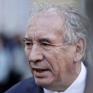 "Incroyable annonce de François Bayrou à Mayotte : le plan révolutionnaire "Mayotte debout" dévoilé en direct"