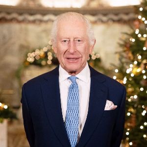 "Incroyable : Charles III bat William malgré le cancer !"