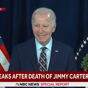 "Joe Biden critique Donald Trump après la mort de Jimmy Carter"