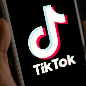 "Le bras de fer des familles françaises contre TikTok : une bataille pour la protection des adolescents"