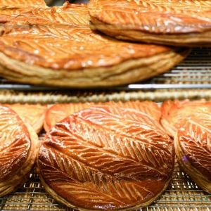 Révélation sur la meilleure galette des rois à moins de 10 euros selon les experts !