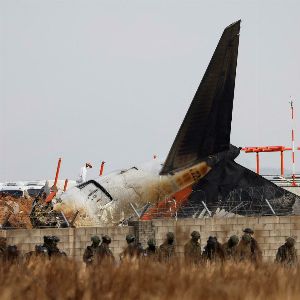 "Scandale aérien en Corée du Sud : Inspection des Boeing 737-800 après le crash à Muan"