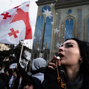 "Alerte ! Berlin, Paris et Varsovie suggèrent de nouvelles élections en Géorgie"