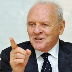 "Anthony Hopkins a frôlé la mort avant de prendre une décision qui a changé sa vie !"