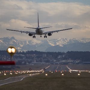 "Drame en vol : mort tragique d'un membre d'équipage en Autriche"