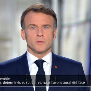 "Emmanuel Macron lance l'initiative de consultation populaire pour 2025"