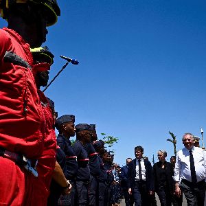 "François Bayrou en action : son plan pour Mayotte et visite express à La Réunion"