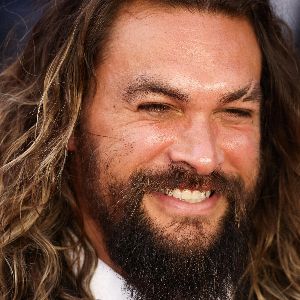 "Révélation : Jason Momoa endossera le rôle de Lobo après son interprétation d'Aquaman pour DC"