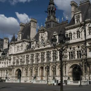 "Révélation : Les Préparatifs Secret pour la Course à la Mairie de Paris en 2025"