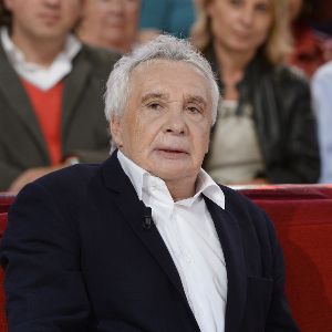 "Révélations choc de Cynthia, fille de Michel Sardou, sur leur relation tendue !"