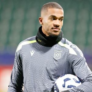 Alban Lafont en plein désarroi au FC Nantes, vers une possible dépression