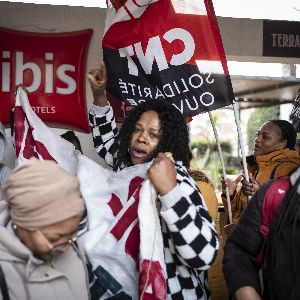 "Femmes de chambre en grève à Marseille à cause des changements de site de dernière minute"