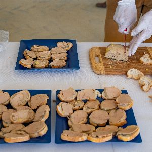 "Incroyable : explosion des ventes de foie gras et de saumon pendant les fêtes!"