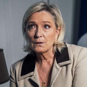 Marine Le Pen se mobilise à Mayotte après le passage du cyclone Chido