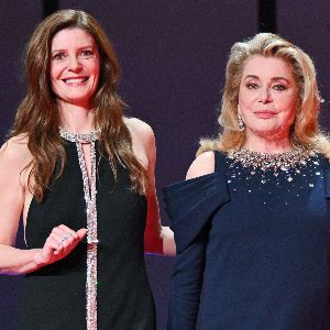 "Scandale familial : Chiara Mastroianni bouleversée par la tribune de Catherine Deneuve sur la liberté d'importuner"