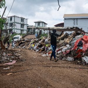 "Alerte ! Restreindre les achats de tôles pour stopper la reconstruction des bidonvilles à Mayotte"