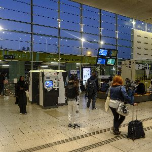 "Drame à Angers : Un jeune homme tué lors d'une altercation mortelle à la gare"