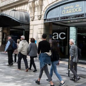 "Grande braderie à la Fnac des Champs-Élysées avant sa fermeture définitive !"